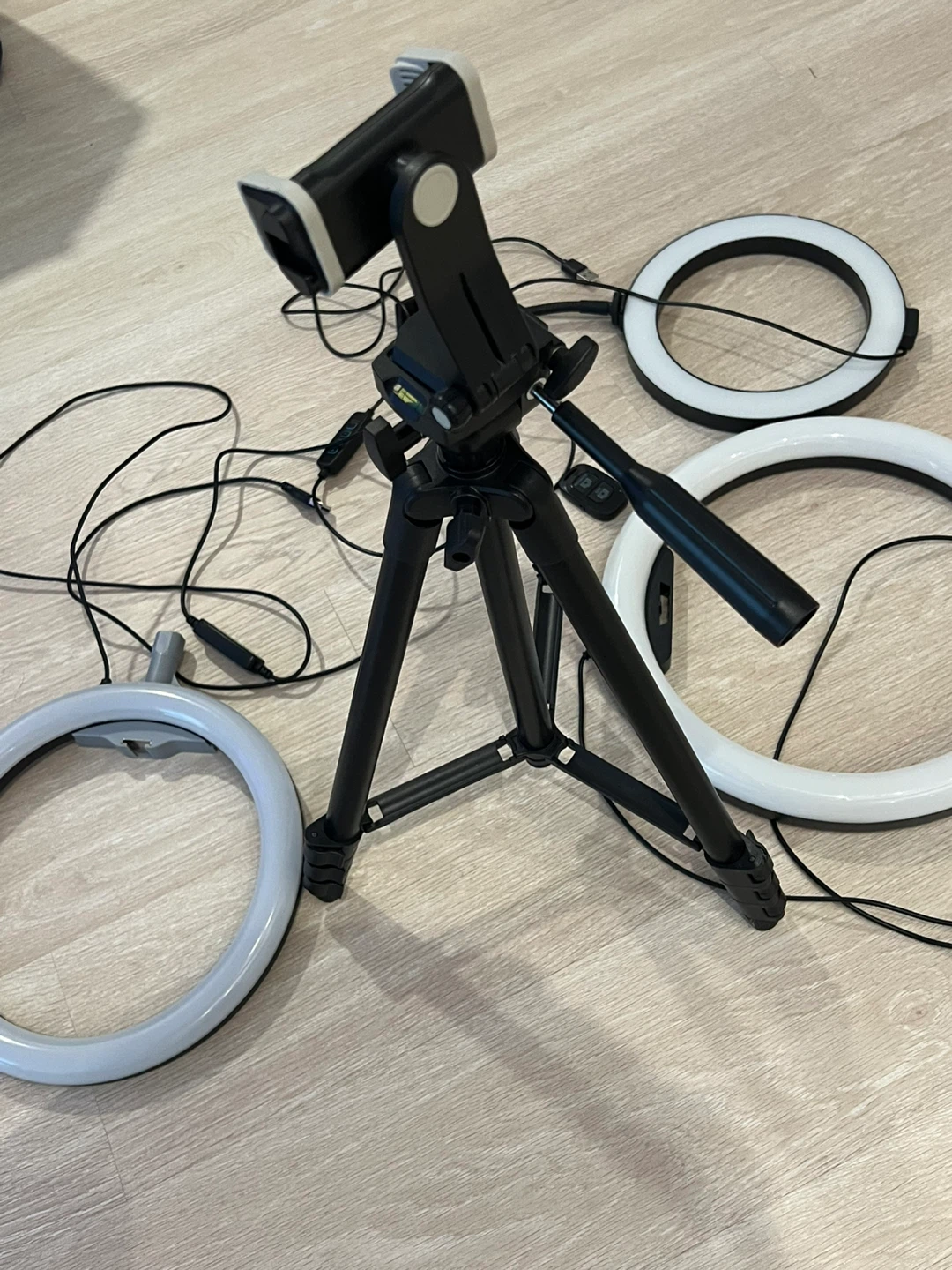 Ring Light with Tripod and Phone Mount SELLING AS IS - photo 5