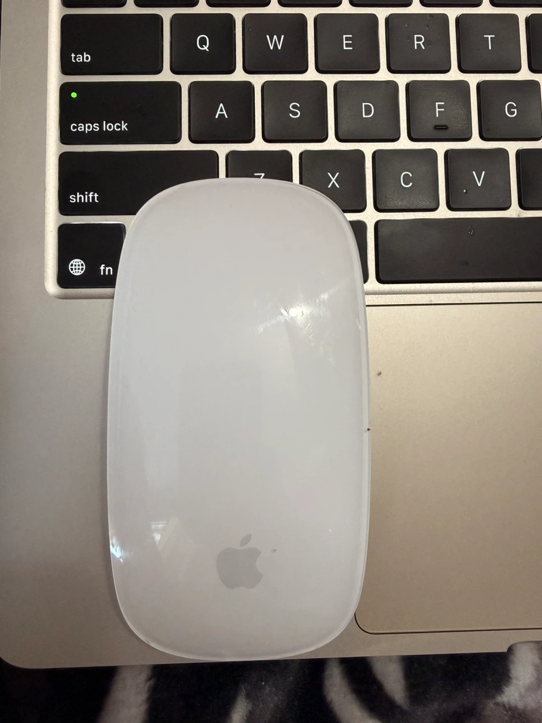Apple MacBook Pro - photo 3