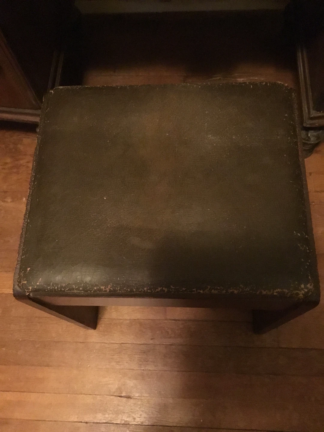 Exquisite Antique Vanity and stool - photo 2