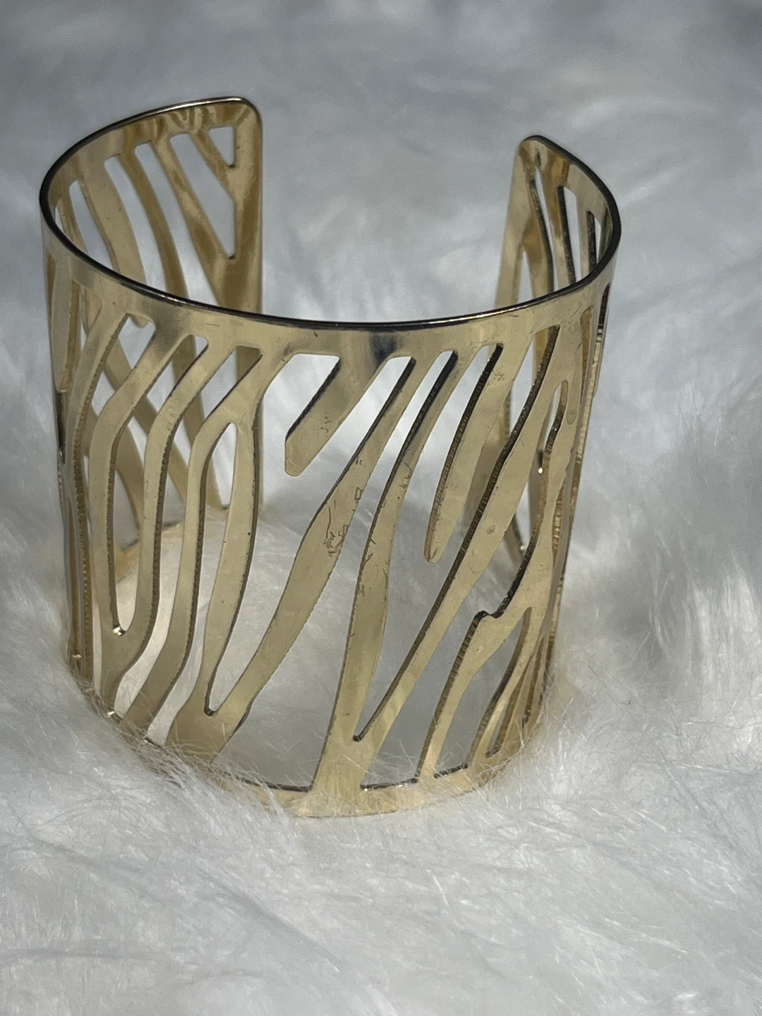 Gold Tone Cut-Out Cuff Bracelet - photo 4