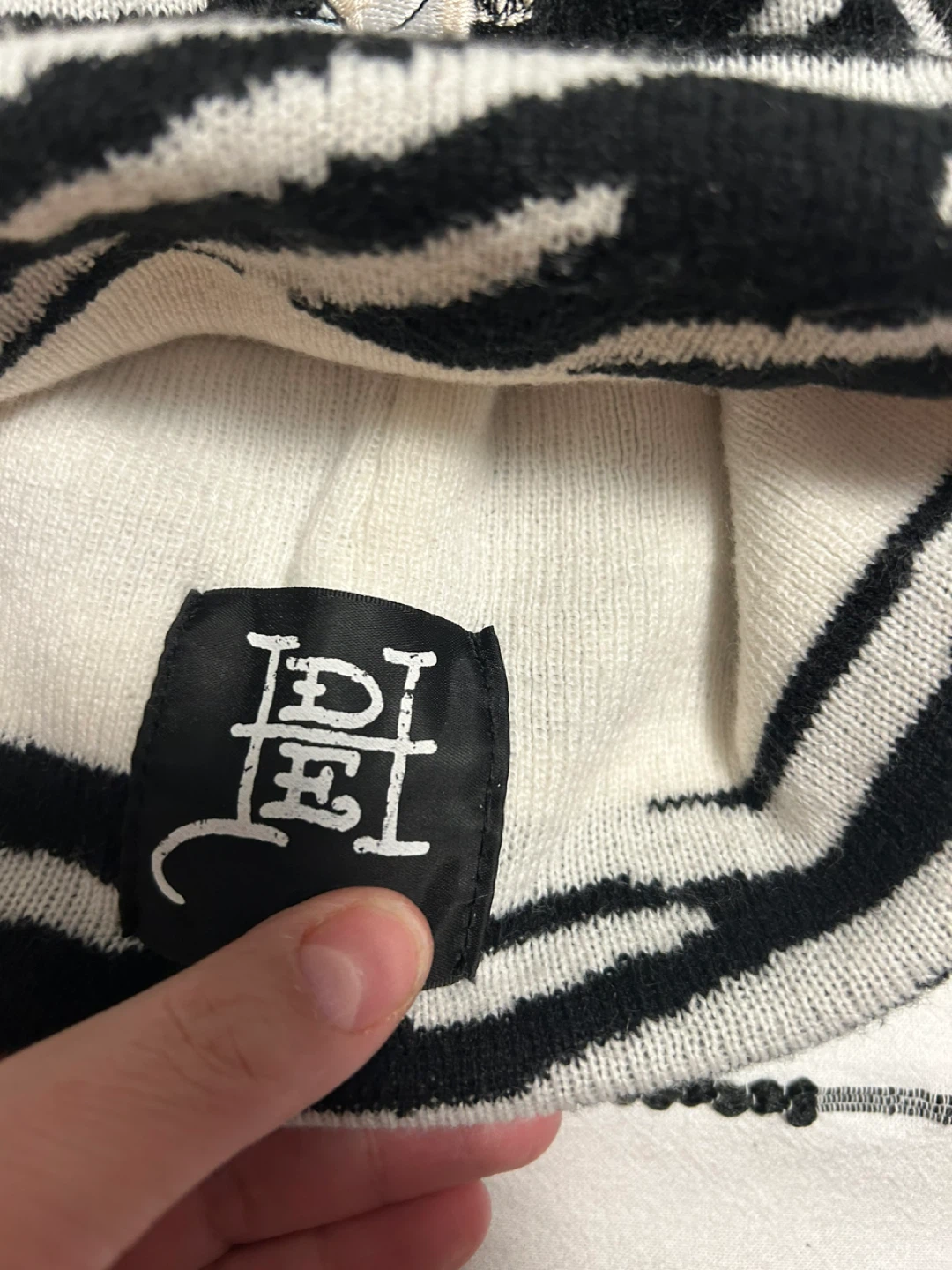 Ed Hardy Beanie with Geisha Embroidery - photo 3