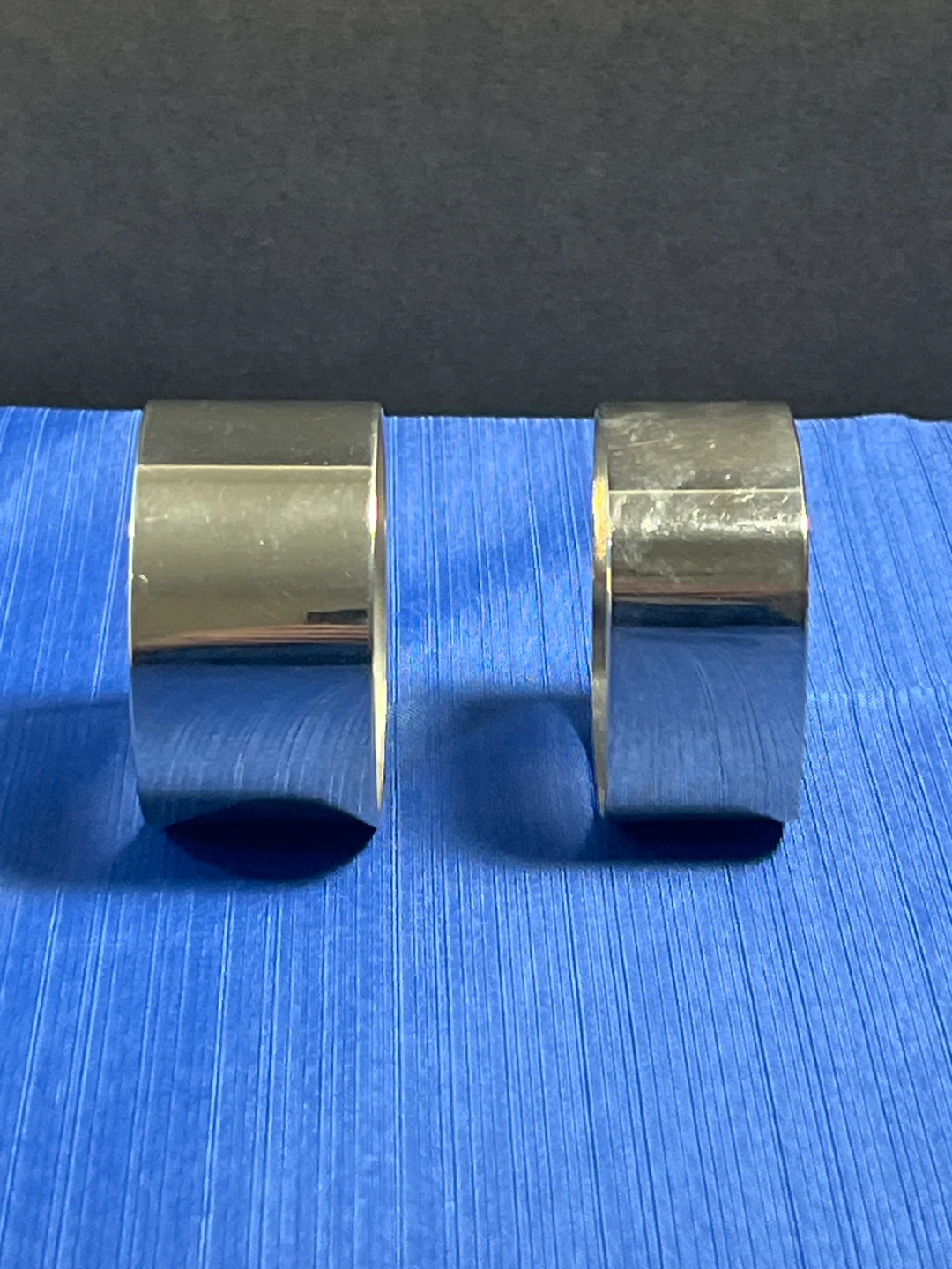 Set of 2 Silver Tone Metal Cuff Bangles