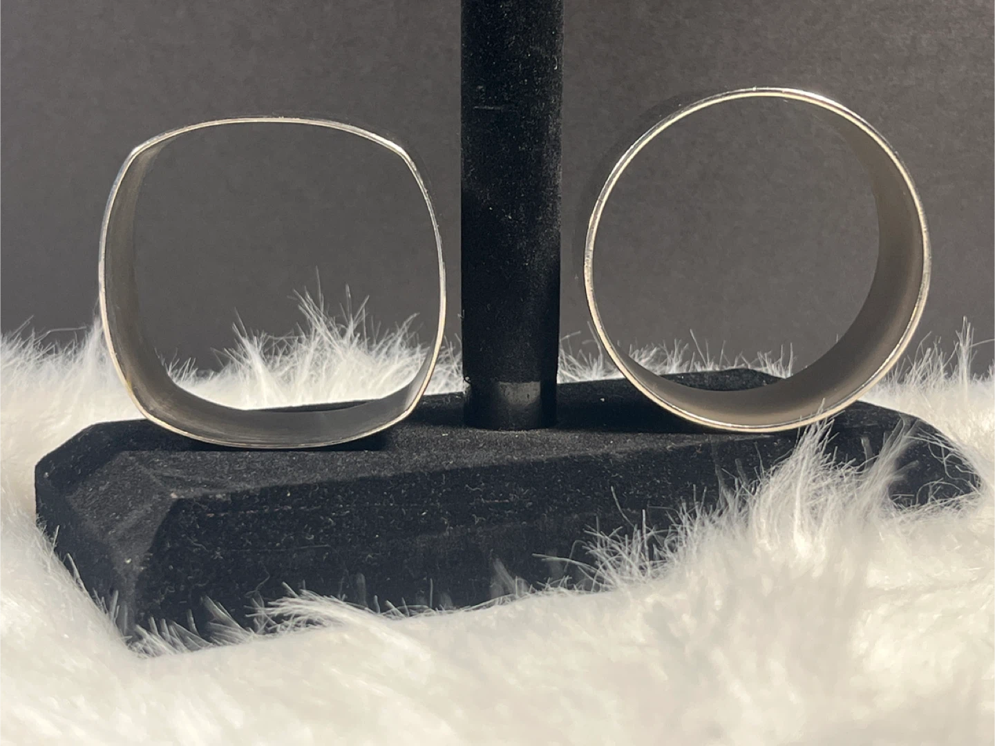 Set of 2 Silver Tone Metal Cuff Bangles - photo 5
