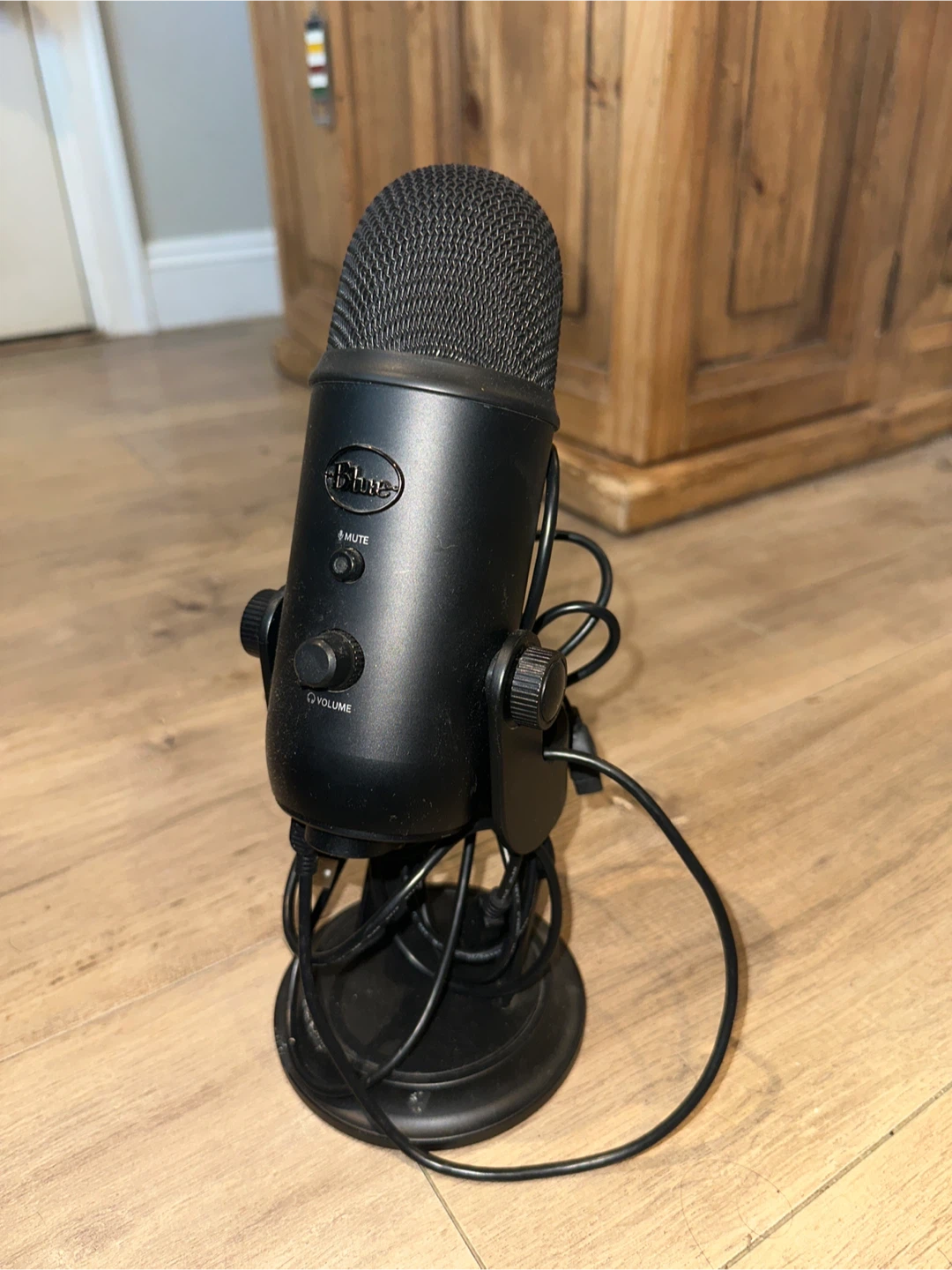 Blue Yeti Blackout Edition USB Microphone