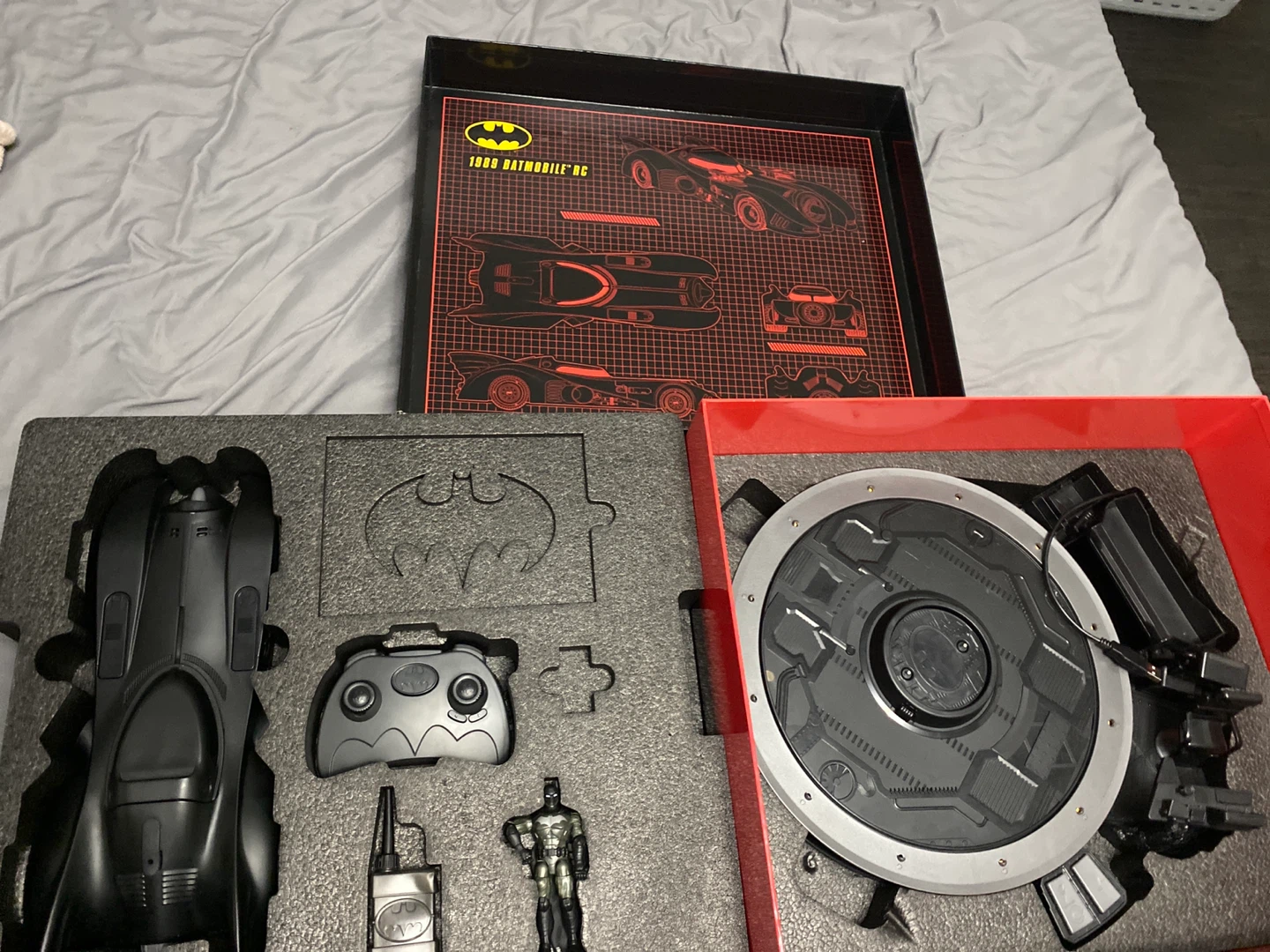 1989 Batmobile RC, collectors item Batcave Chargeable Base