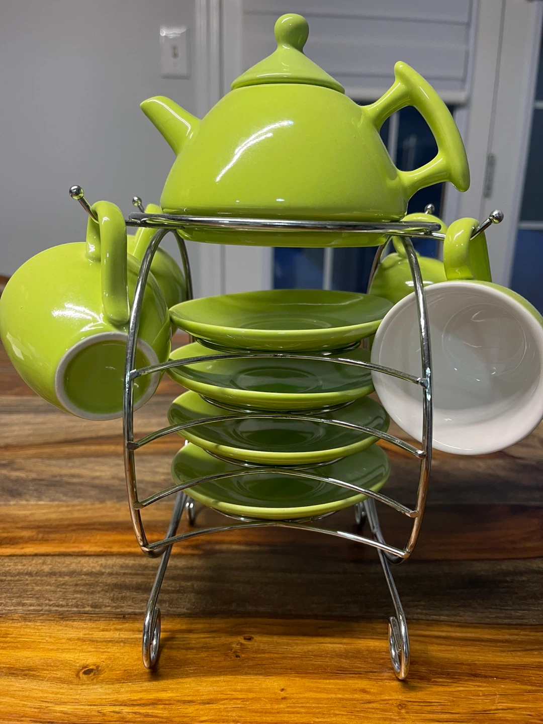 4 Piece Teacup and Saucer Set with Teapot and Rack