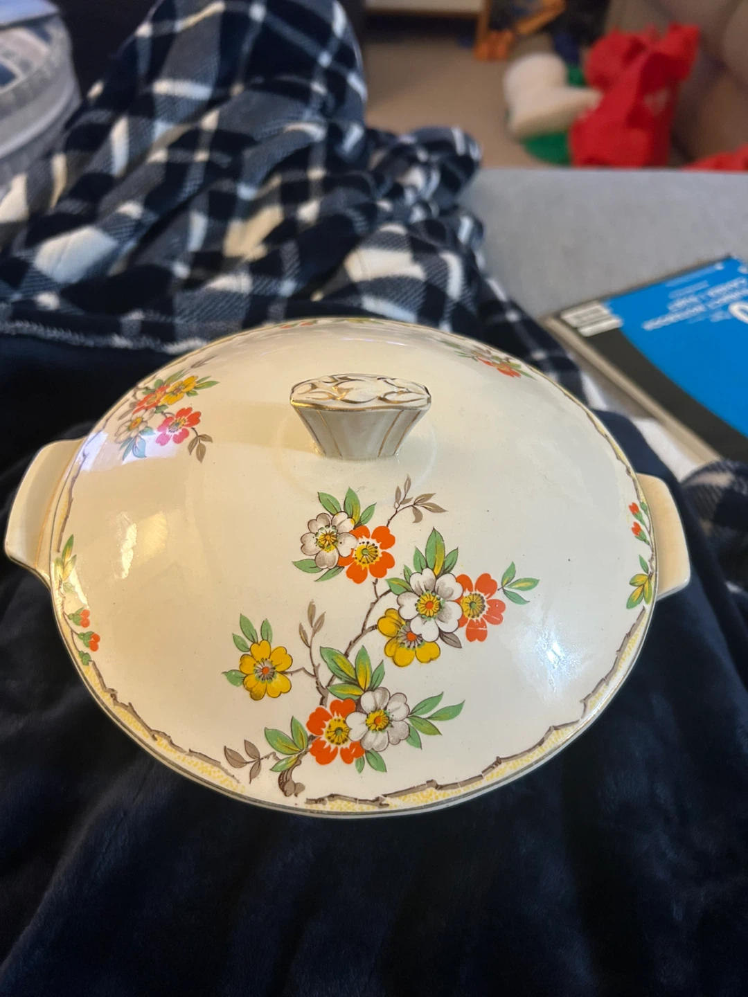 Vintage Floral  Wedgwood Terine Covered Casserole Dish - photo 2