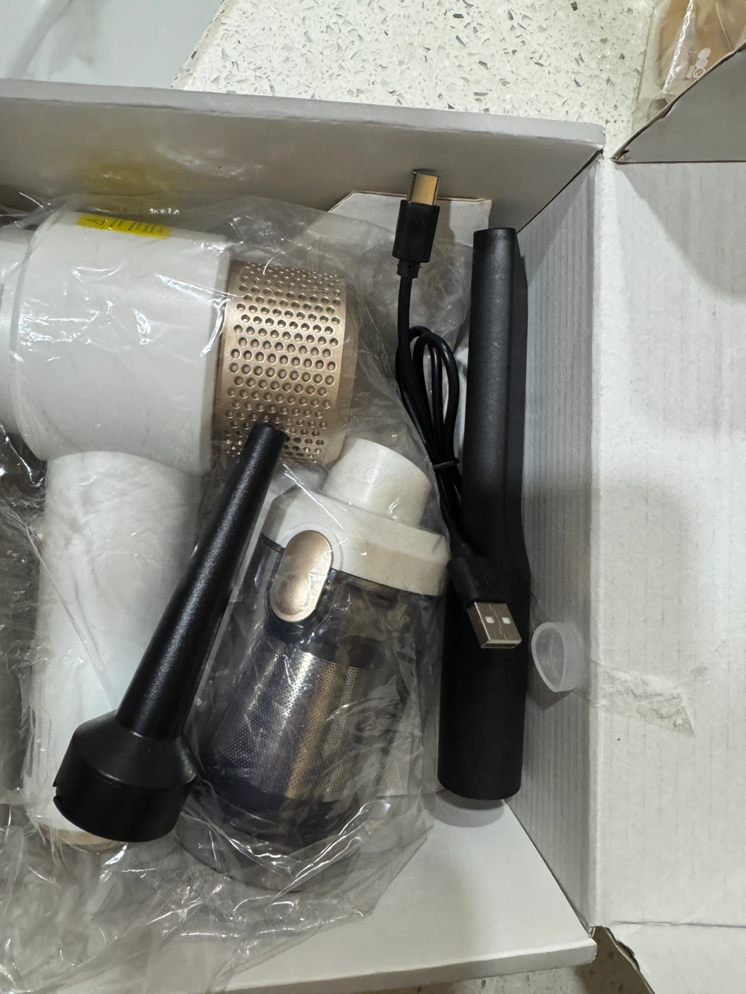 LT-135 Multifunction Portable Mini Vacuum Cleaner - photo 2