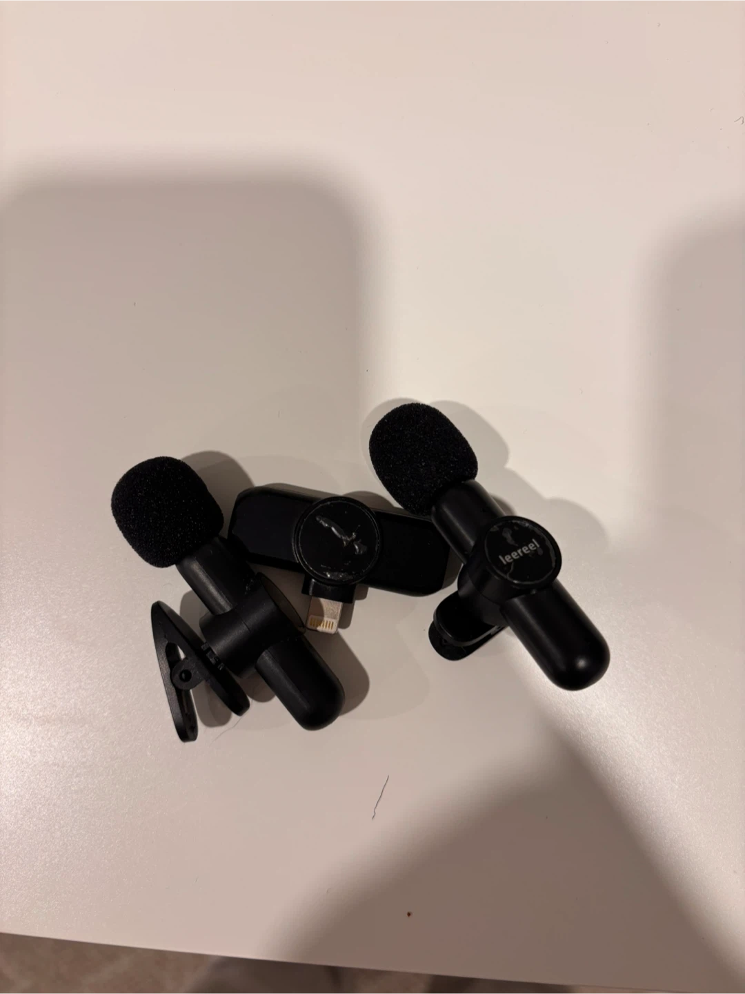 2x Lavalier Microphones for iPhone - Brand New - photo 2