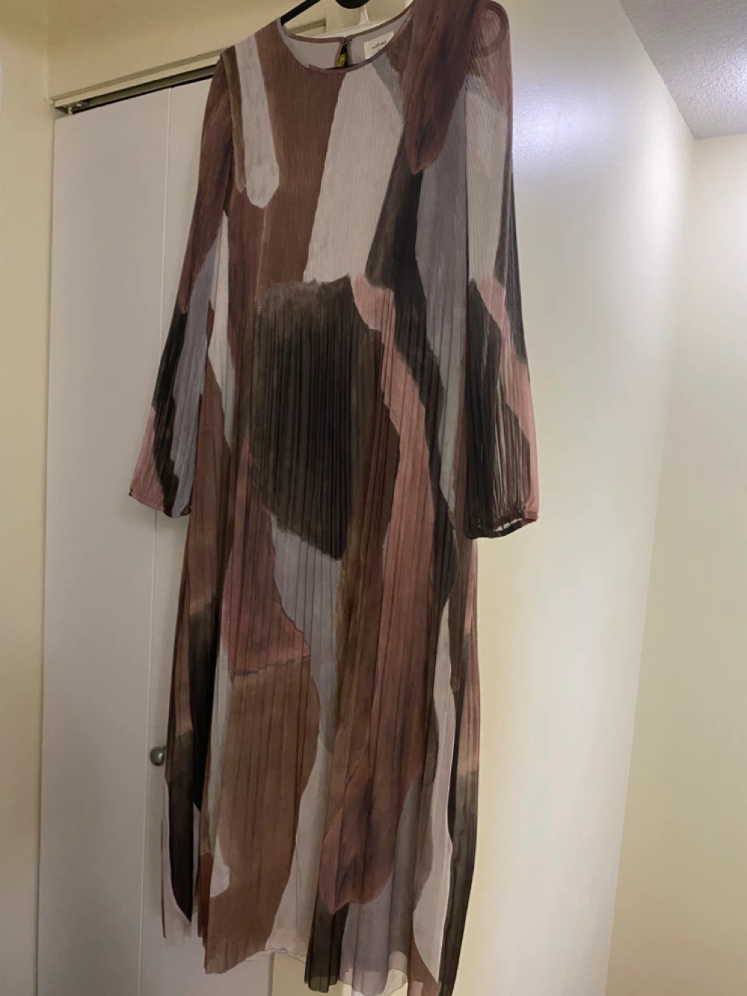 Wilfred Pleated Midi Dress - Abstract Print