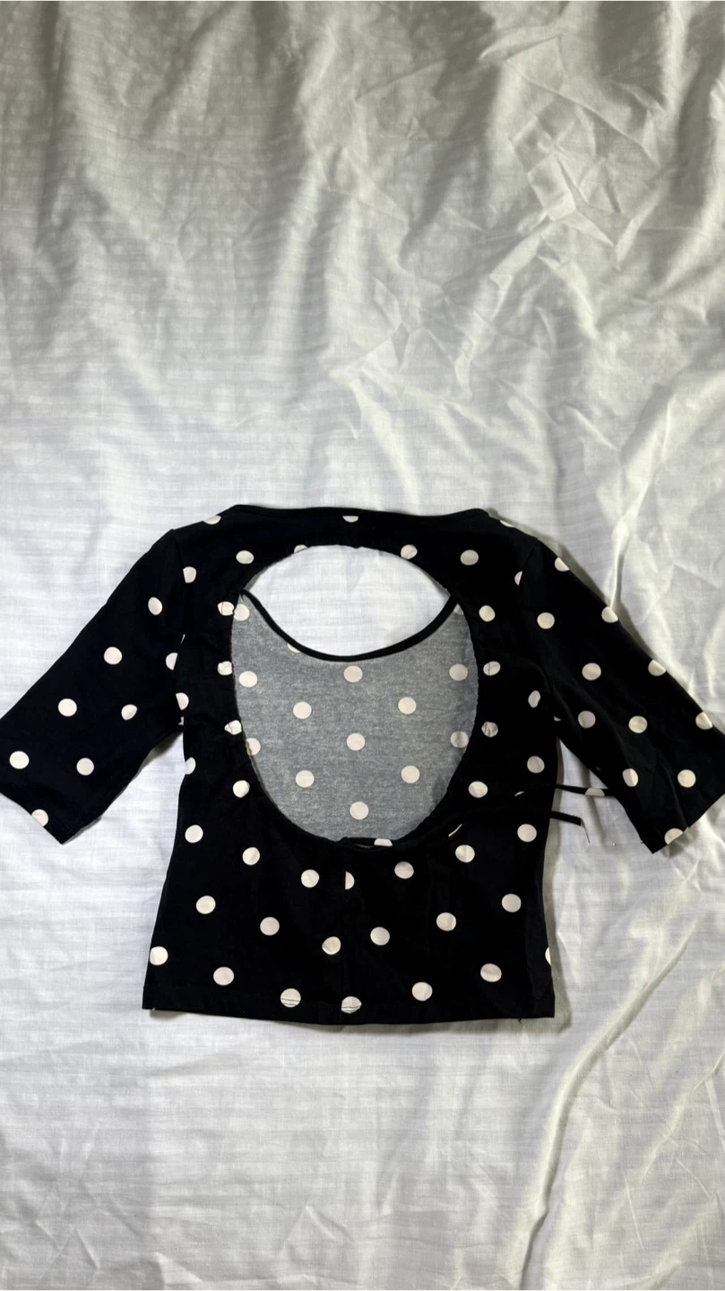 H&M Black Polka Dot Crop Top with Back Cutout - photo 2