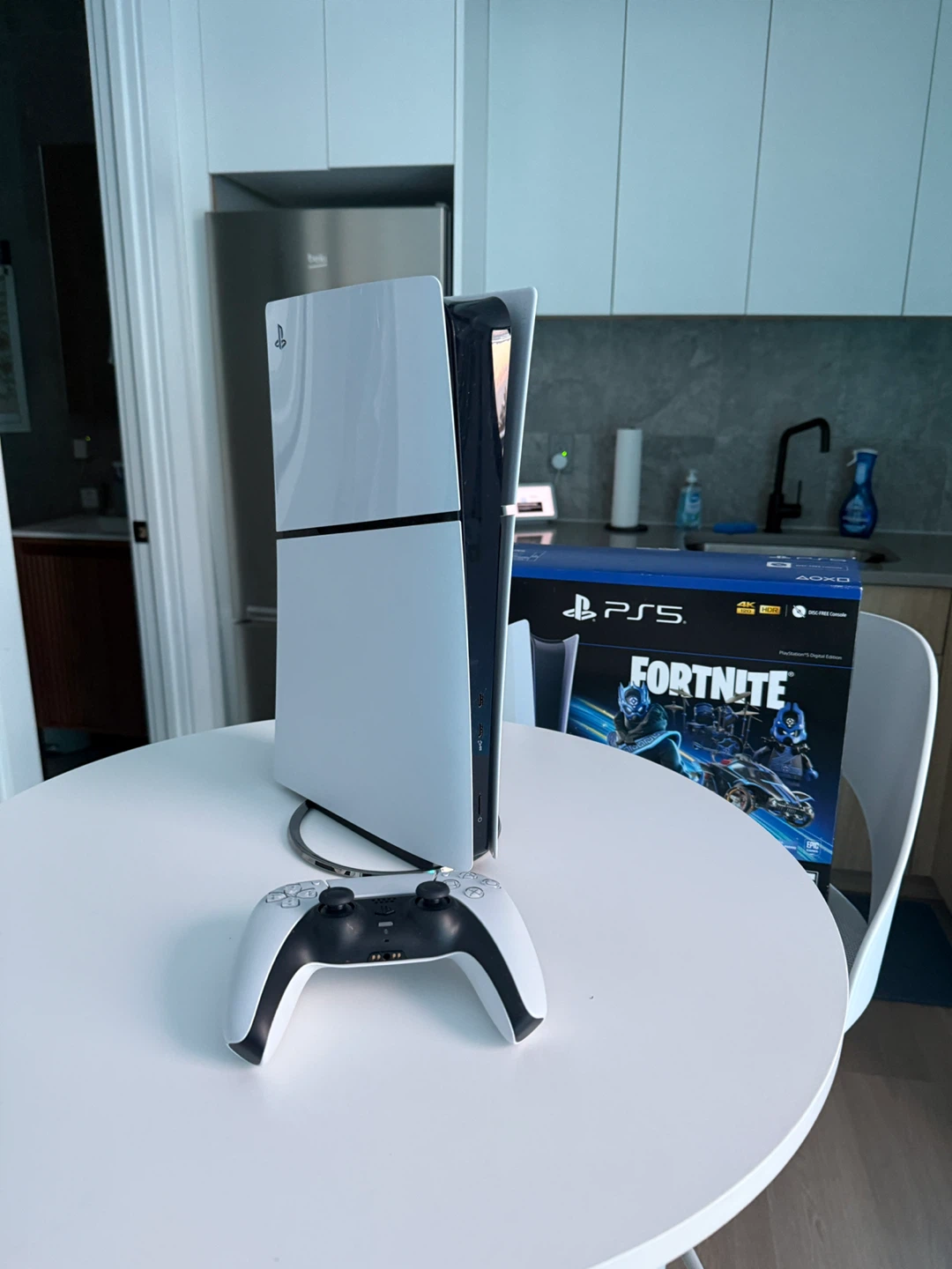 PS5 Slim Digital Edition + Official Vertical Stand - photo 2