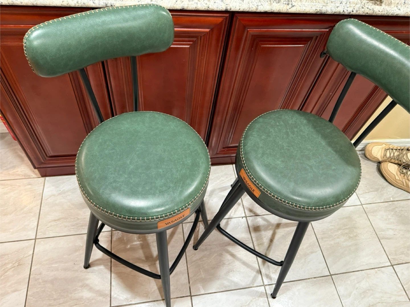 VASAGLE Green Faux Leather Bar Stools (Set of 2)