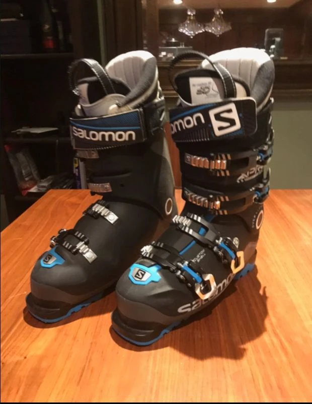 (Open Box Never been used) Salomon Ski Boots (26.5 cm)