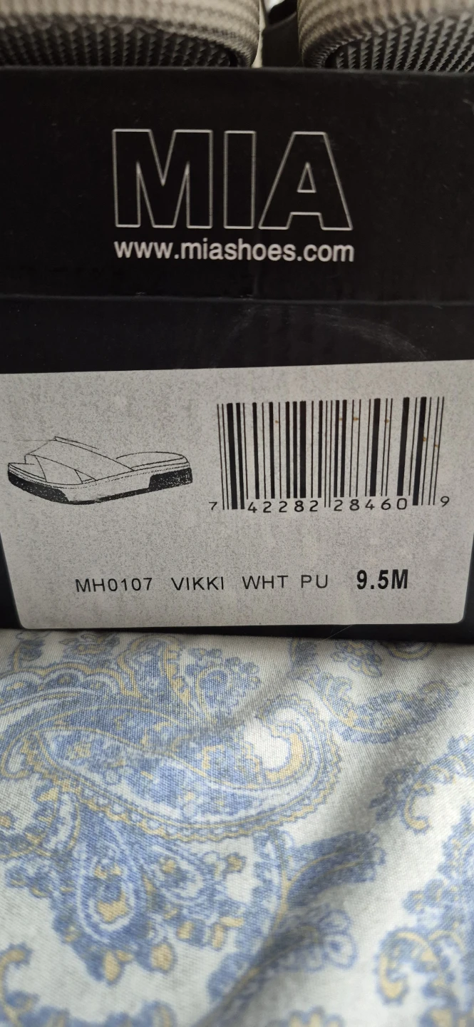 MIA Vikki White PU Sandals - Size 9.5M - photo 2