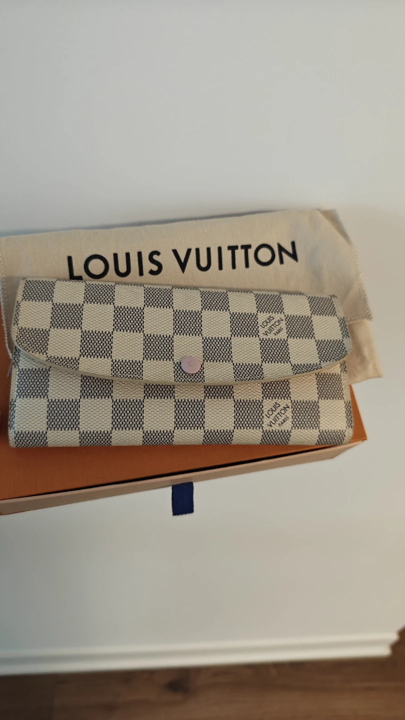Louis Vuitton Damier Azur Zippy Wallet