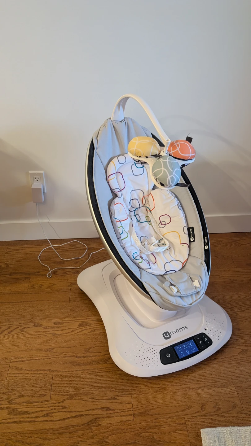 4moms MamaRoo Baby Swing with babocush newborn comfort cushion