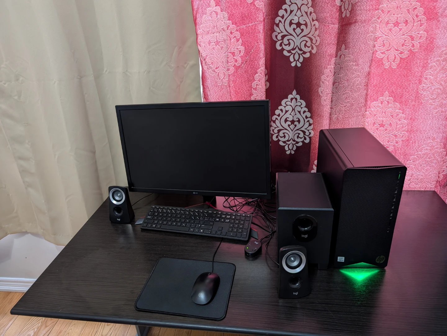 Gaming Desktop and Monitor - i5-10400F GTX 1650 Super | 16GB RAM - photo 2
