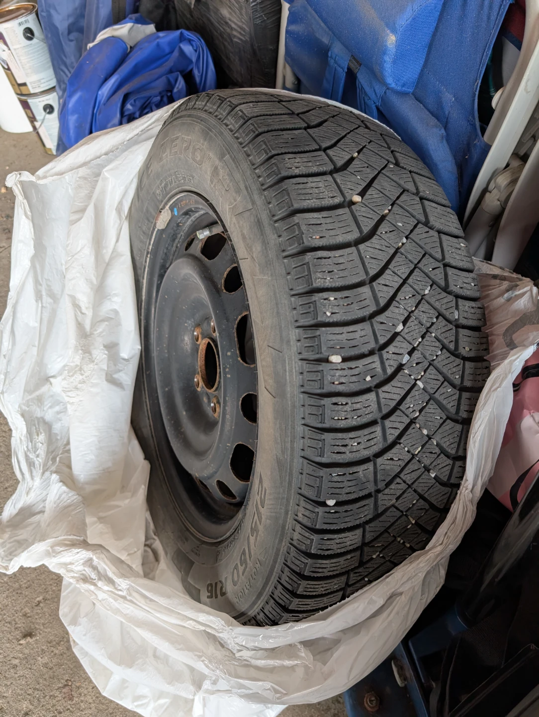 4 Mazda CX3 Winter tires with rims - photo 2