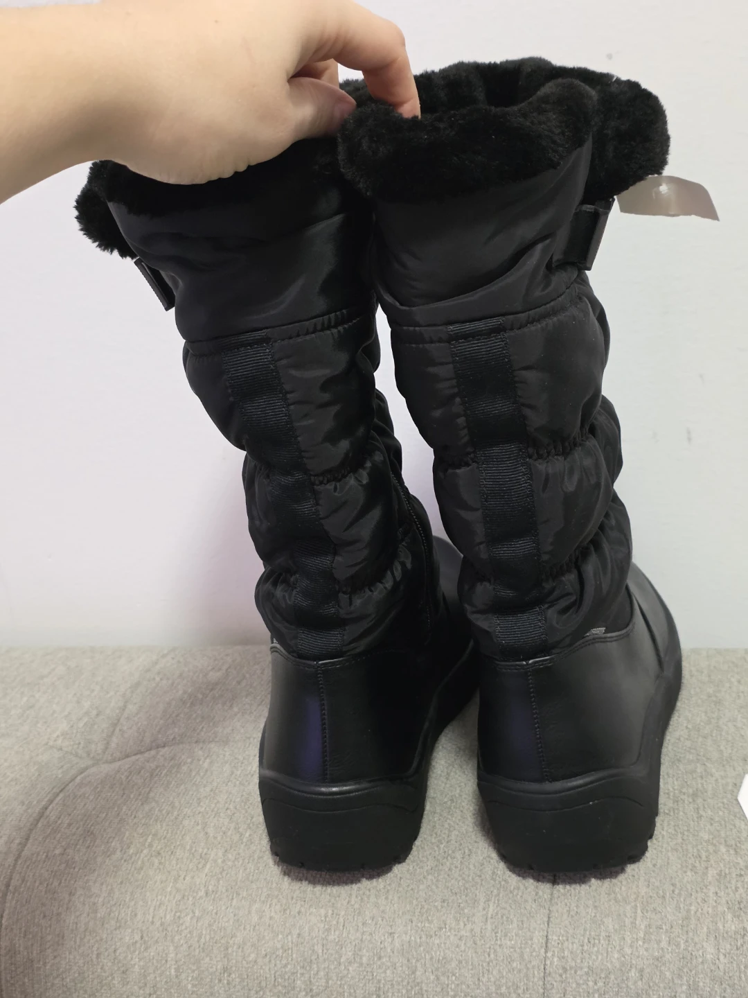 Womans Black Winter Boots - Size 7 - photo 5