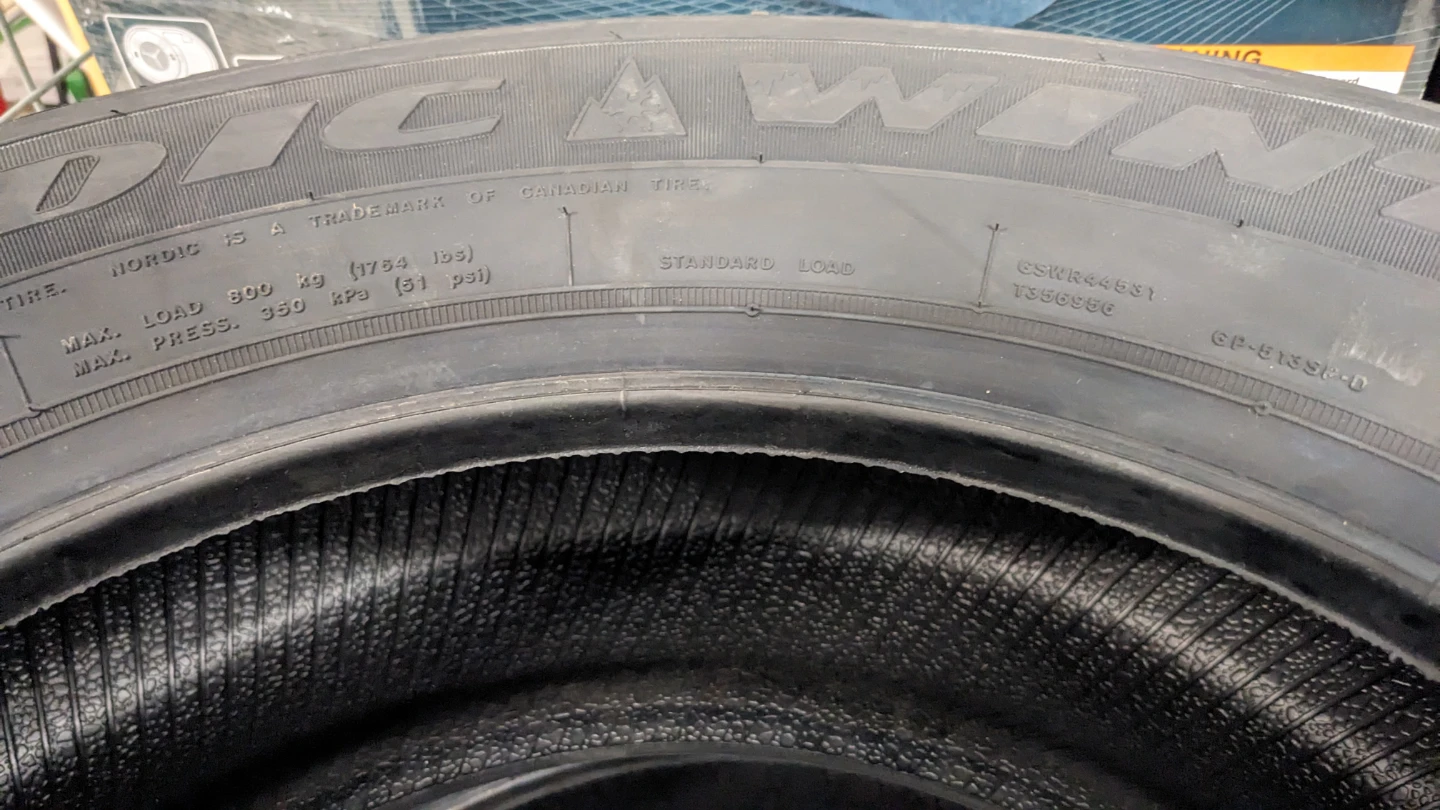 Set of 4 Goodyear Nordic Winter Tire 235/60R16 - photo 3