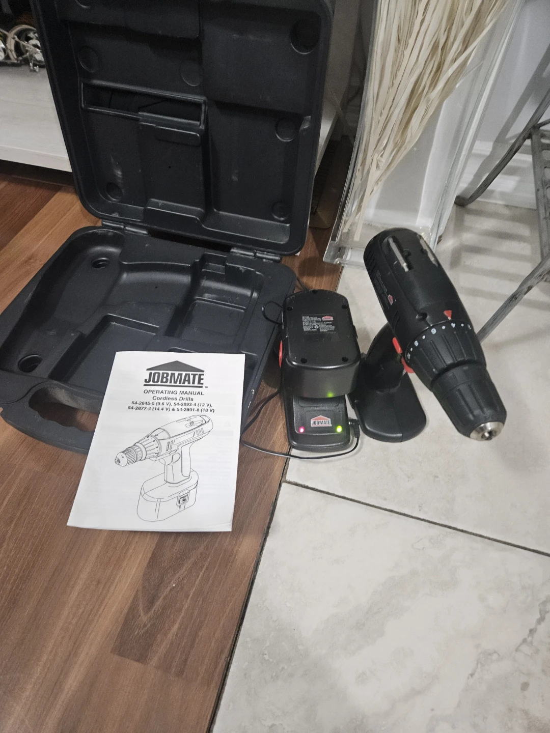 Jobmate Cordless Drill with Charger & Case - photo 3