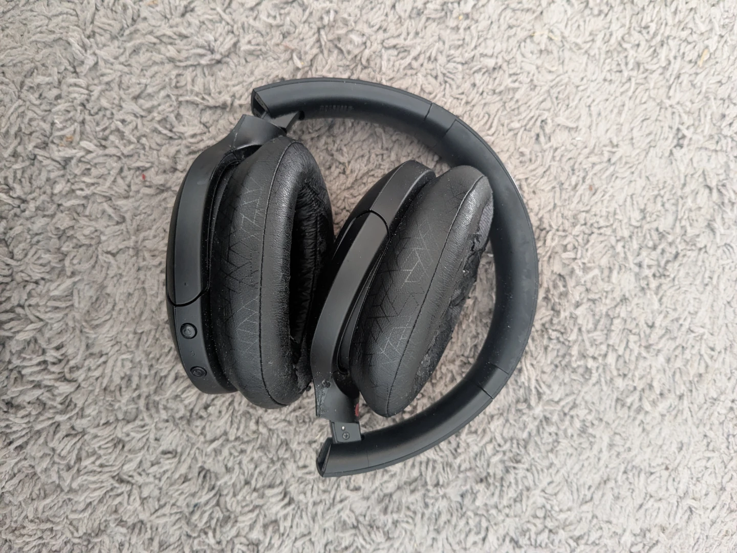 Sony headphones - photo 2