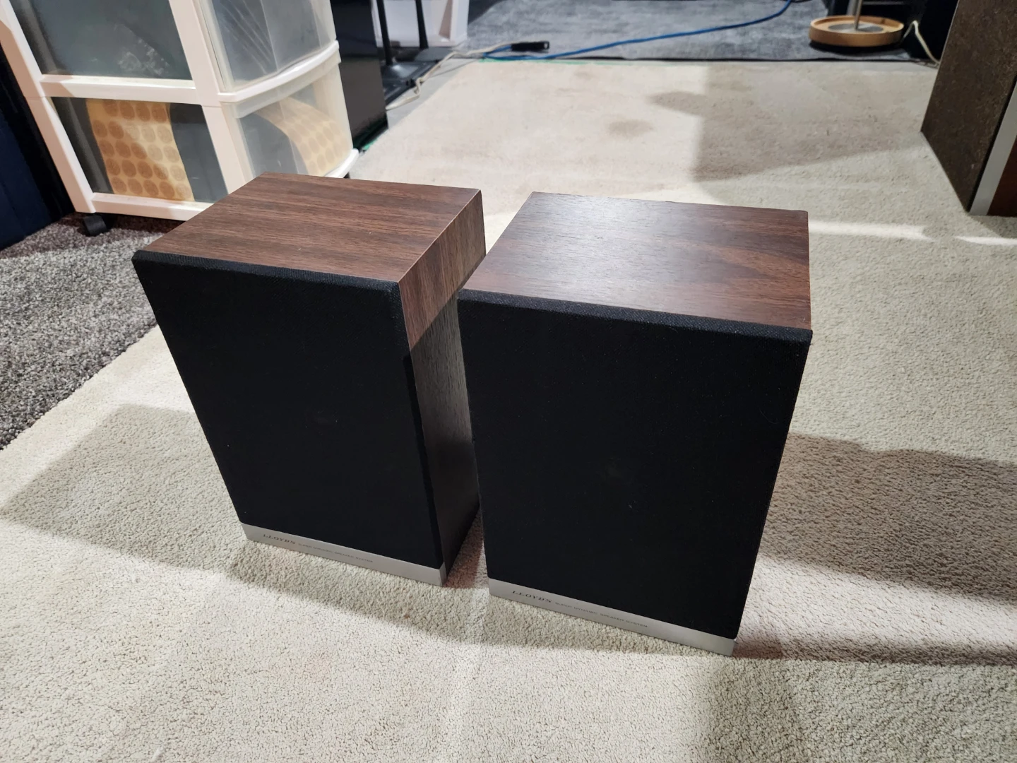 Vintage Lloyd's Bookshelf Speakers - photo 5