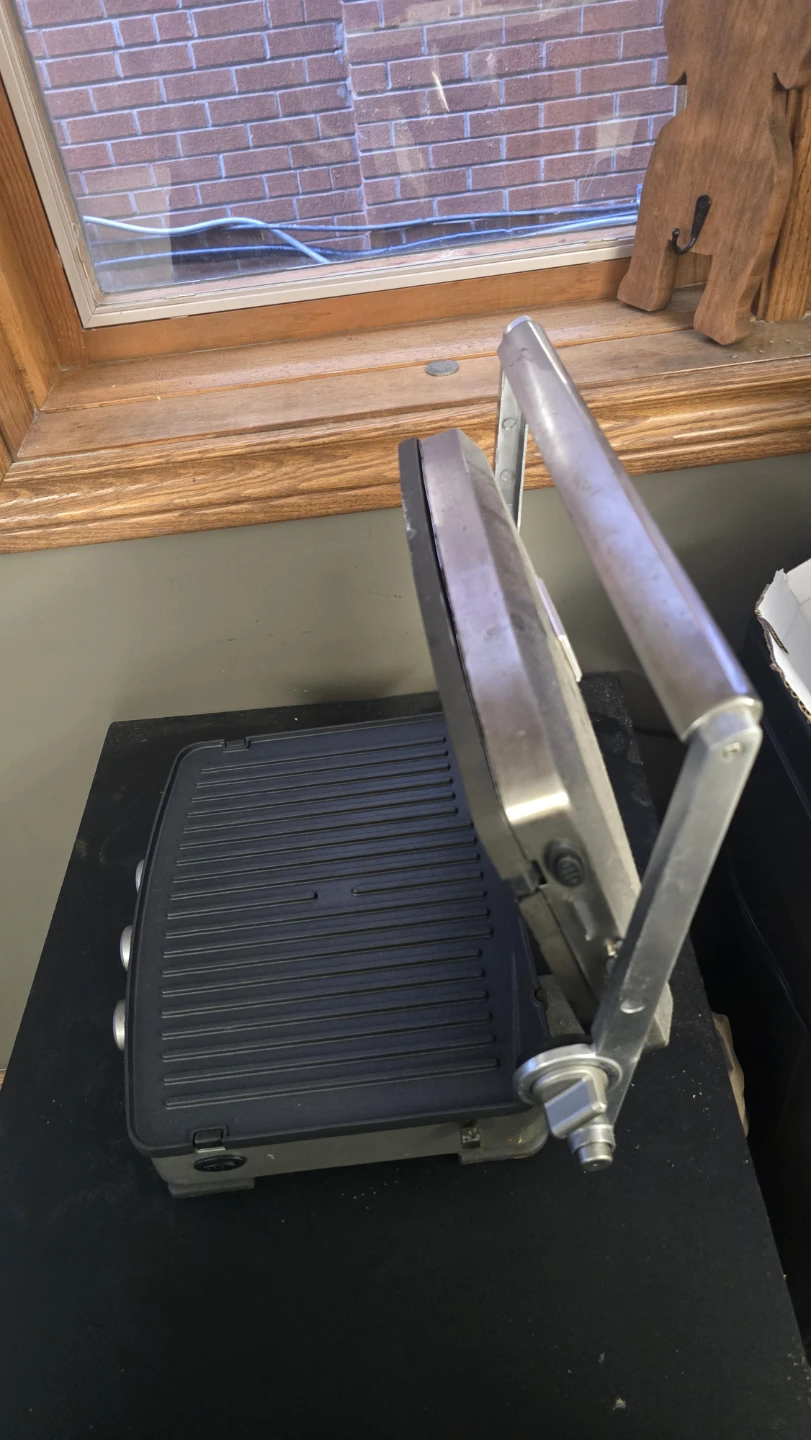 Frigidaire Professional Grill - photo 2
