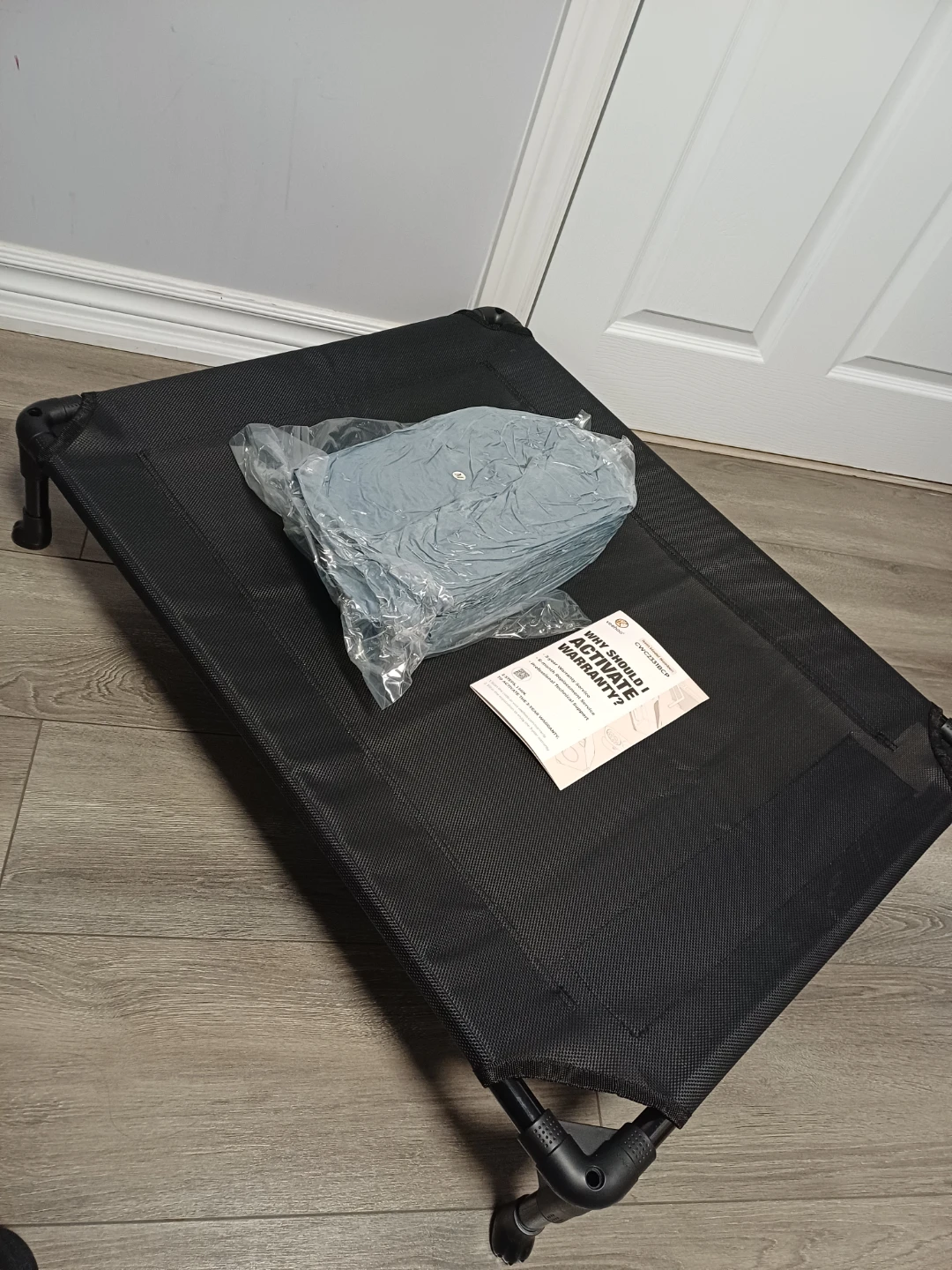 Veehoo Elevated Dog Bed -  New in Box - photo 3