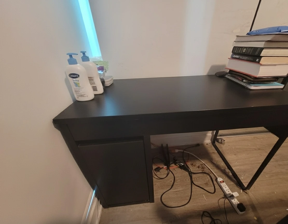 Move out Sale - Office Table and Chair - 70$ - photo 2