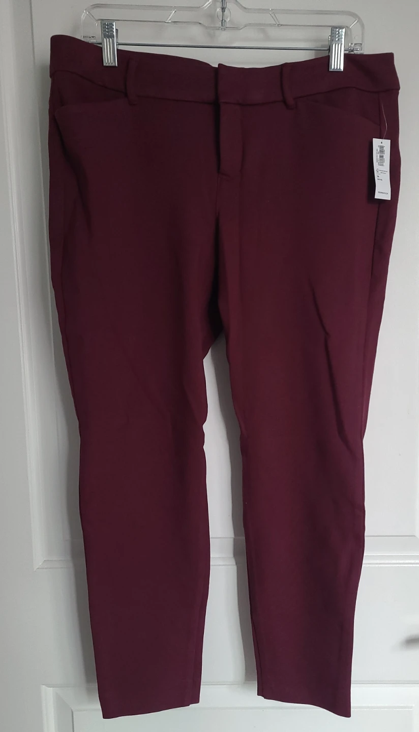 Burgundy Old Navy Pixie Pants, Built-In Sculpt Size 14 🧡