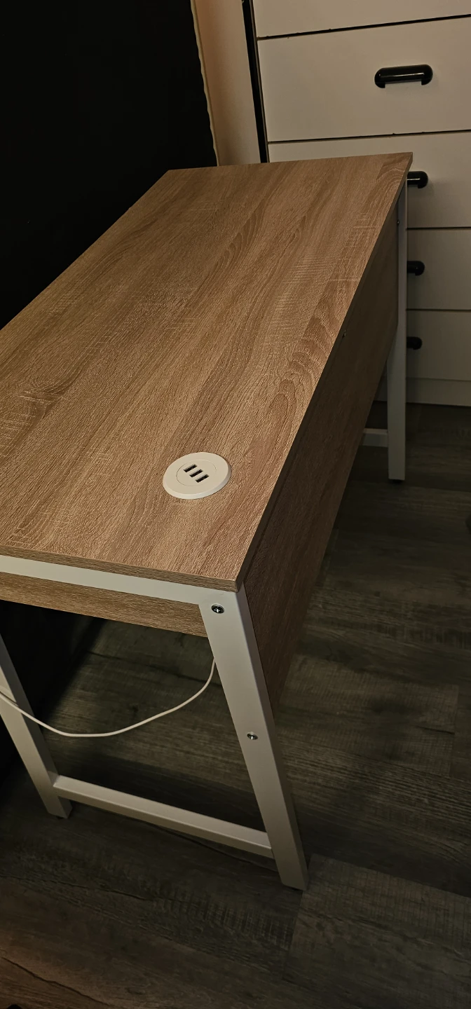 Brand new desk. Assembled. - photo 2