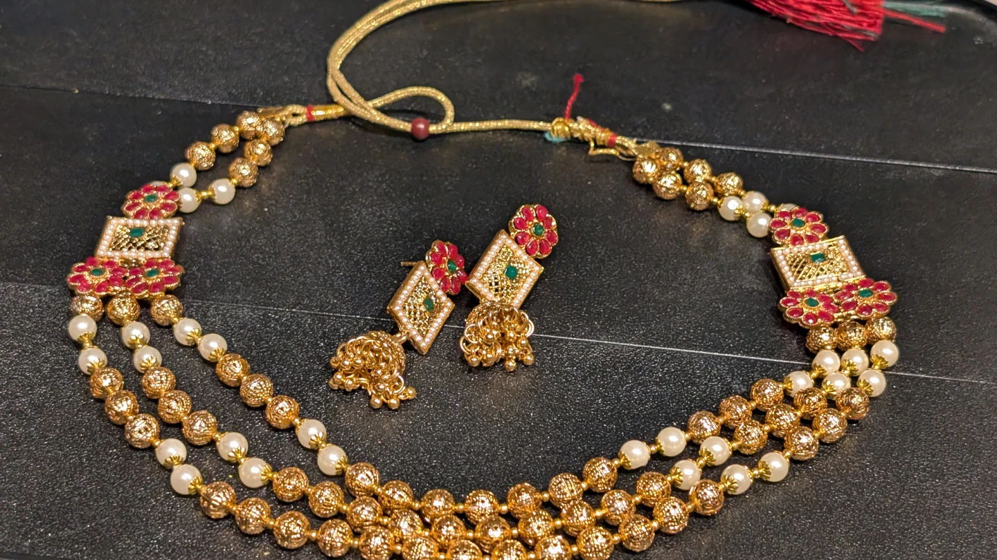 Gold Tone Necklace and Earring Set with Pearls - photo 2