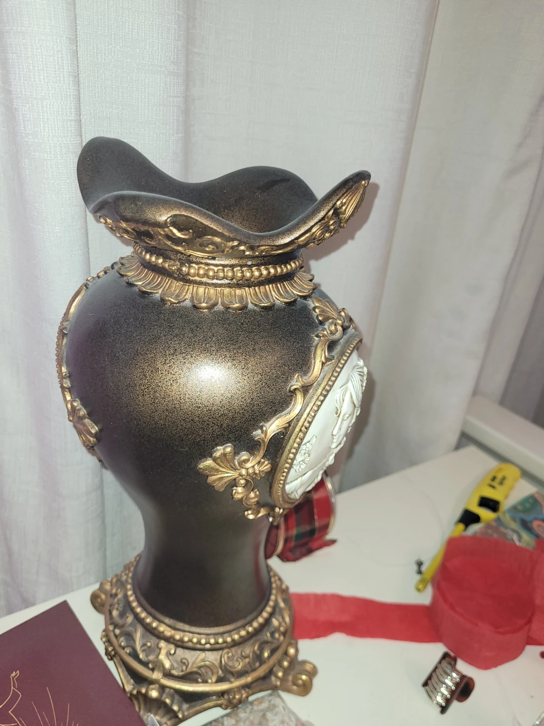 Decorative Vase with Roman Profile - photo 2