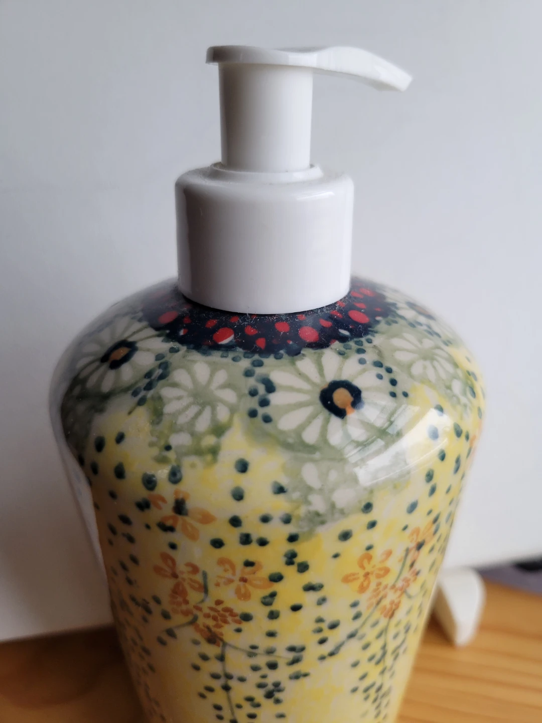 Ceramic Soap Dispenser with Floral Design - photo 2