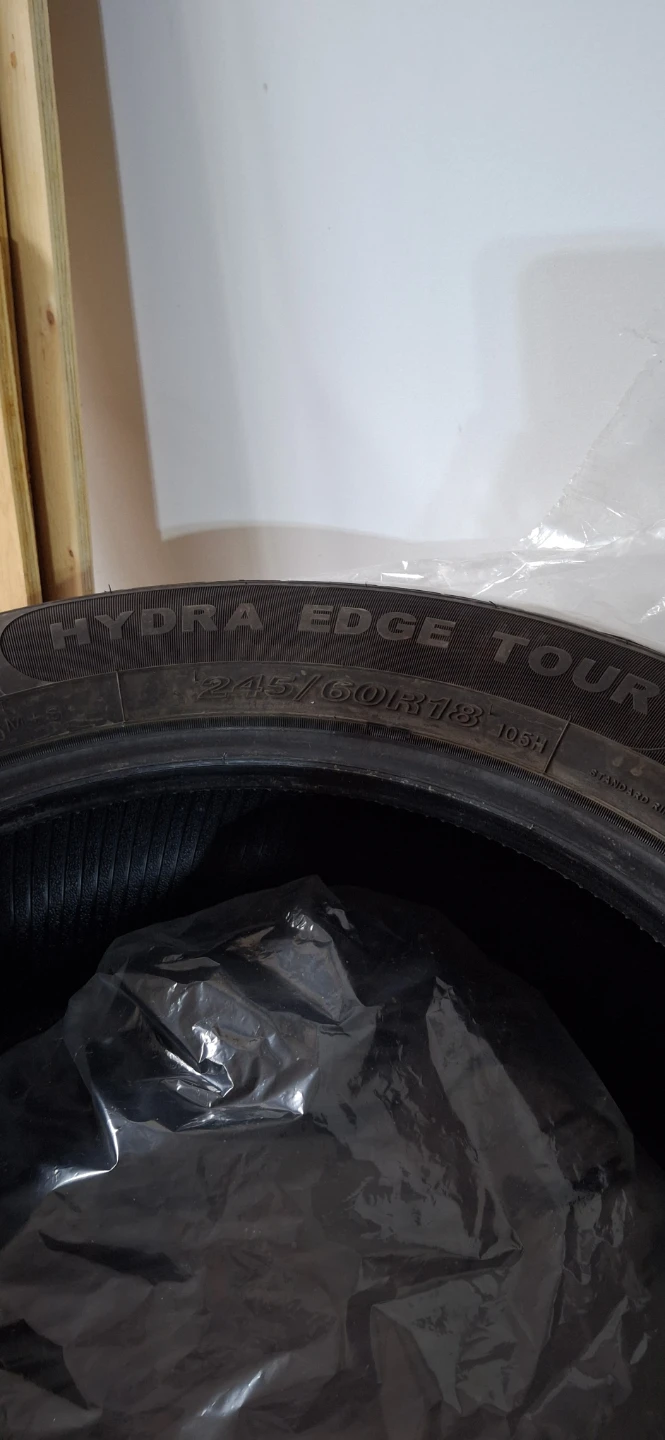 4x Motomaster Hydra Edge Tour Tires 245/60R18 105H - photo 3