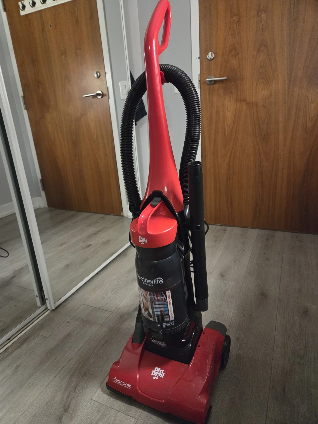 Dirt Devil Featherlite Cyclonic Upright Vacuum Cleaner