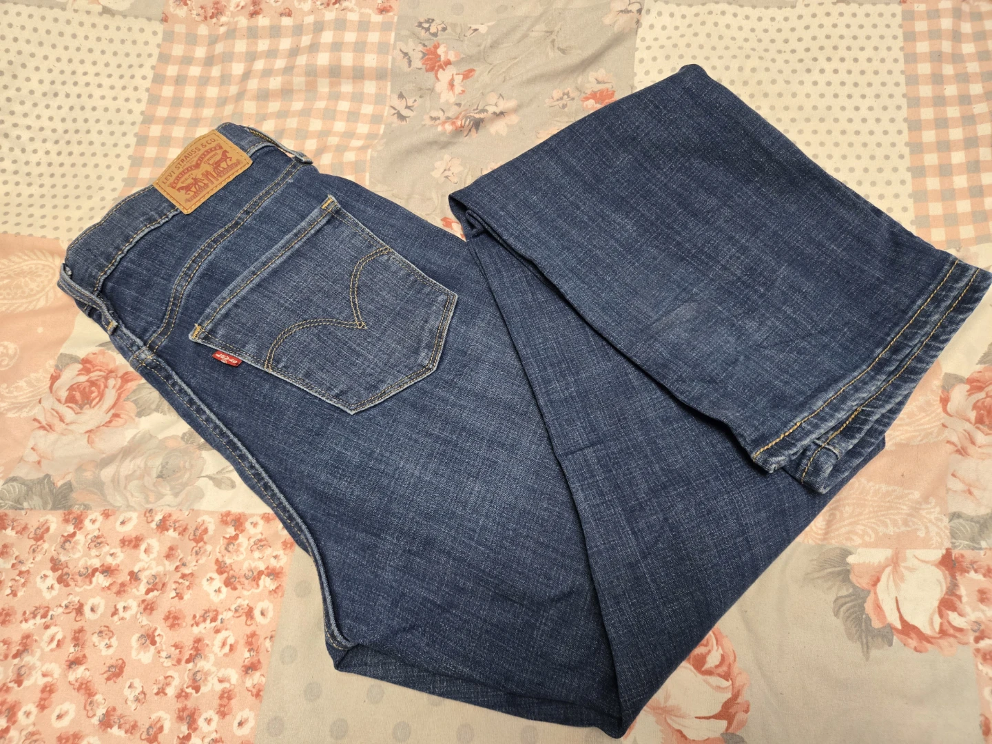 Levi's 315 Shaping Bootcut Jeans Size 28