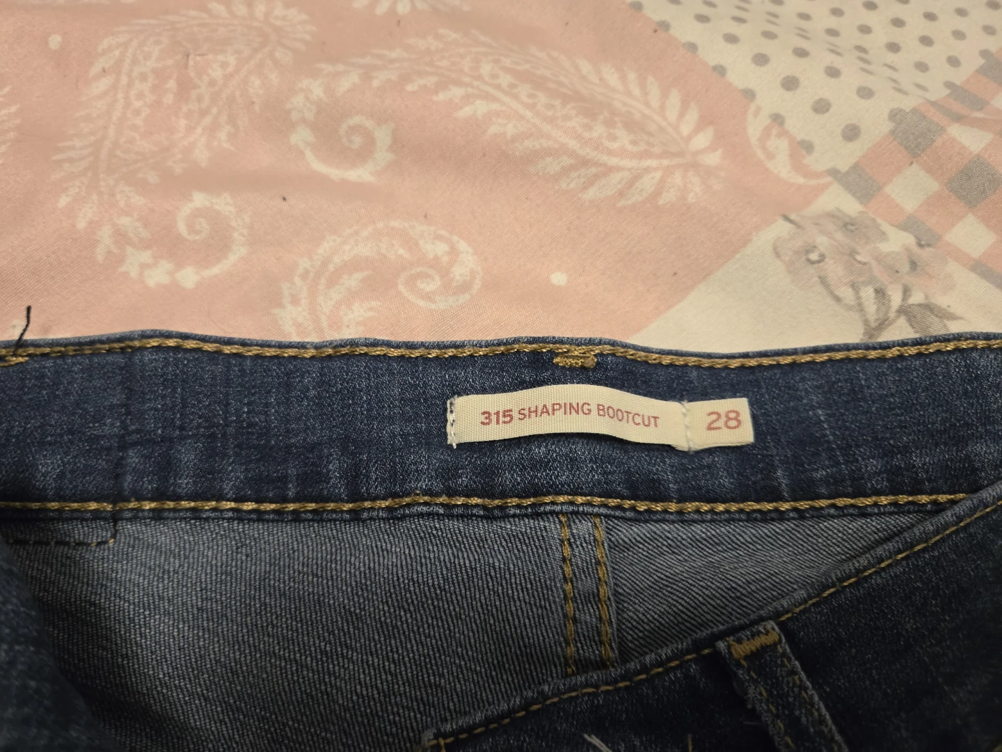 Levi's 315 Shaping Bootcut Jeans Size 28 - photo 2