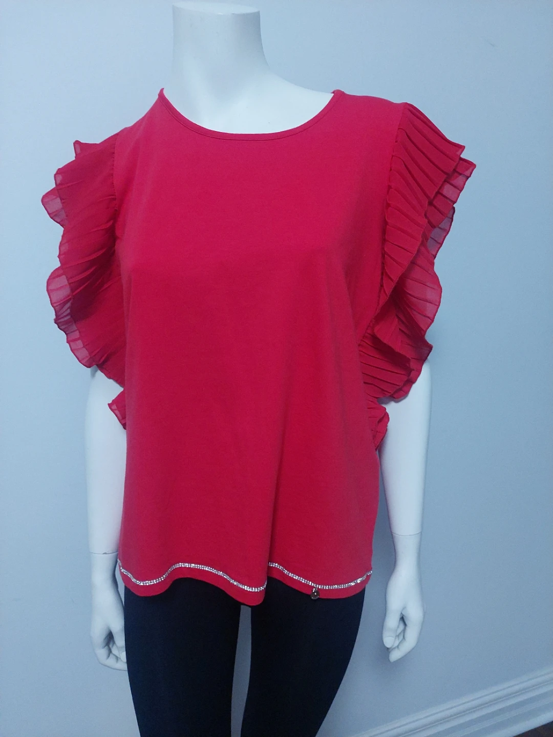 New - Red  Scusi Ruffle Sleeve Top Large 🥕