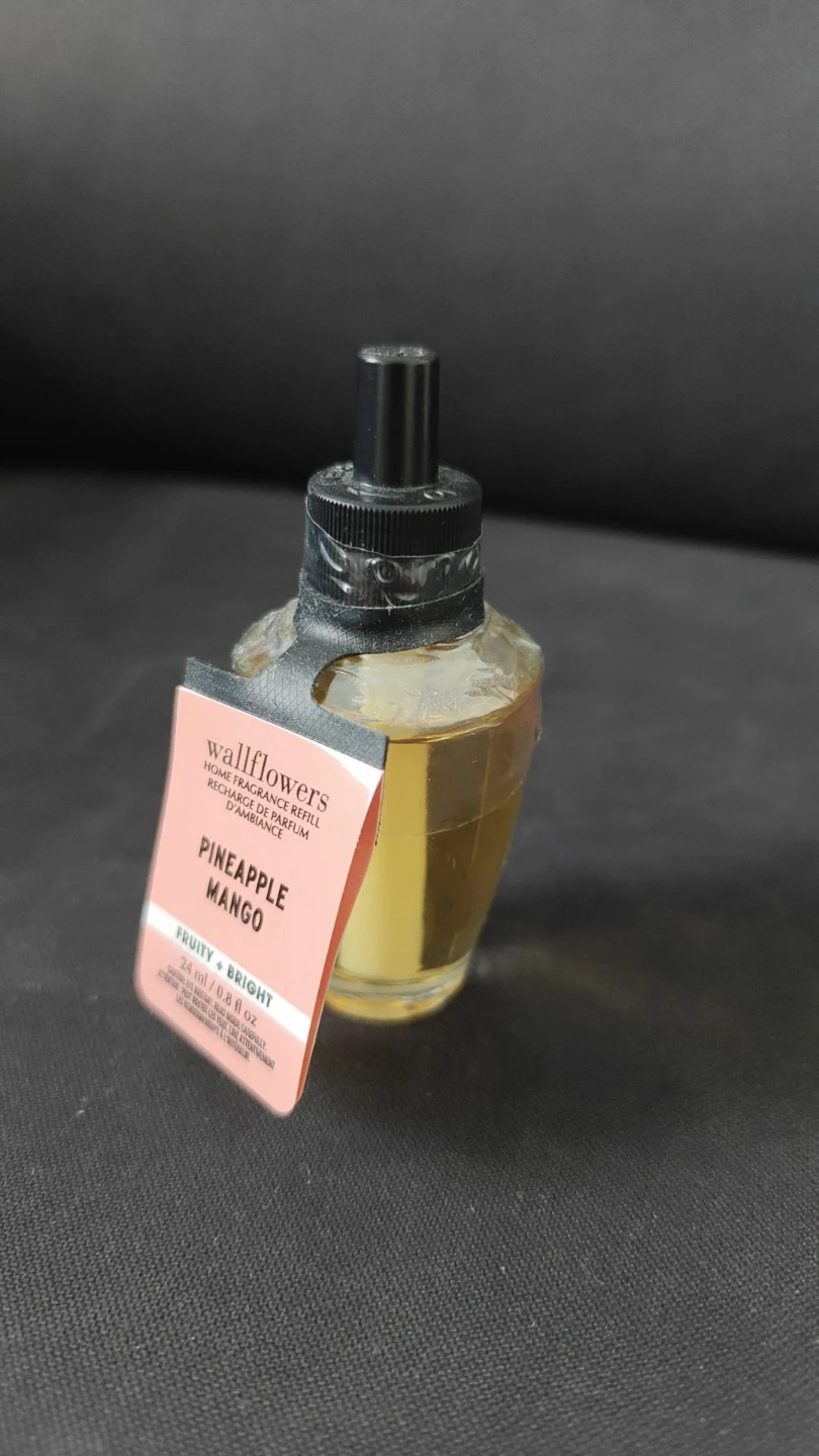 Bath & Body Works Wallflowers Pineapple Mango Refill (New)