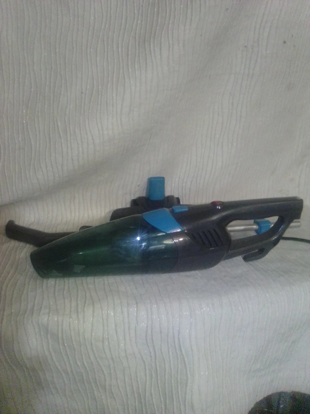 Bissell FeatherWeight Stick Lightweight Bagless Vacuum - photo 3