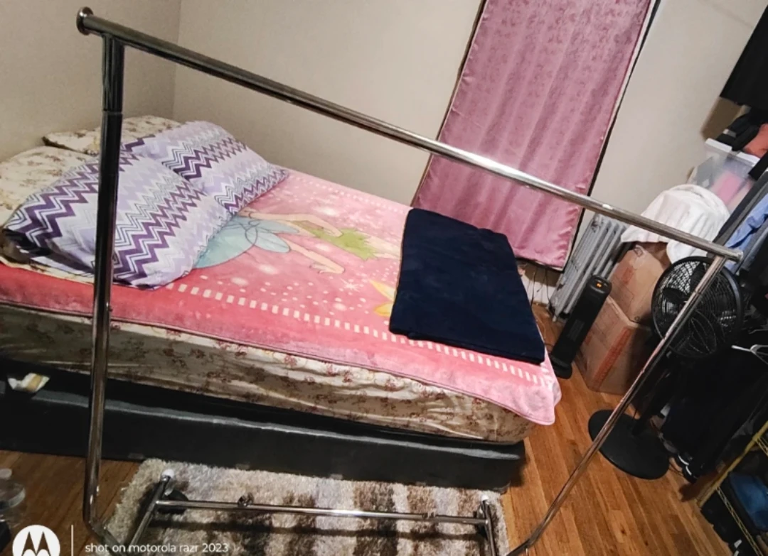 Clothes Rack - photo 2