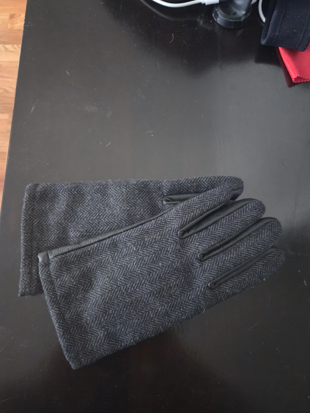 Banana Republic Mixed Media Leather Gloves (Size S/M) - photo 3