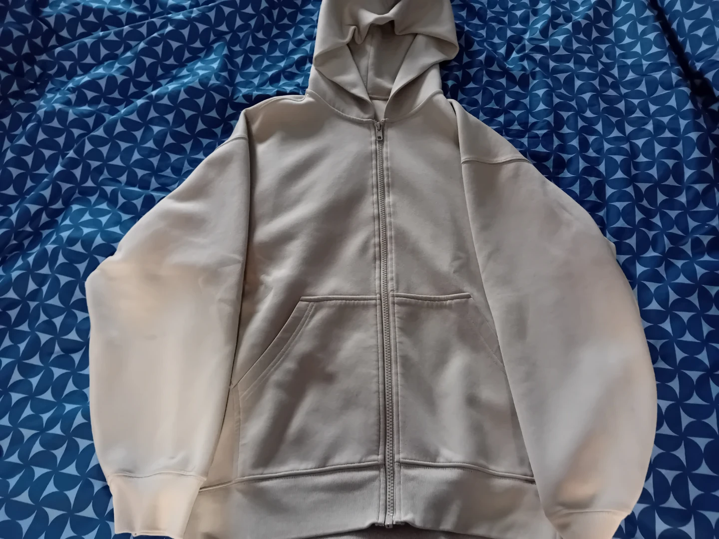UNUSED UNIQLO Beige Full Zip Hoodie