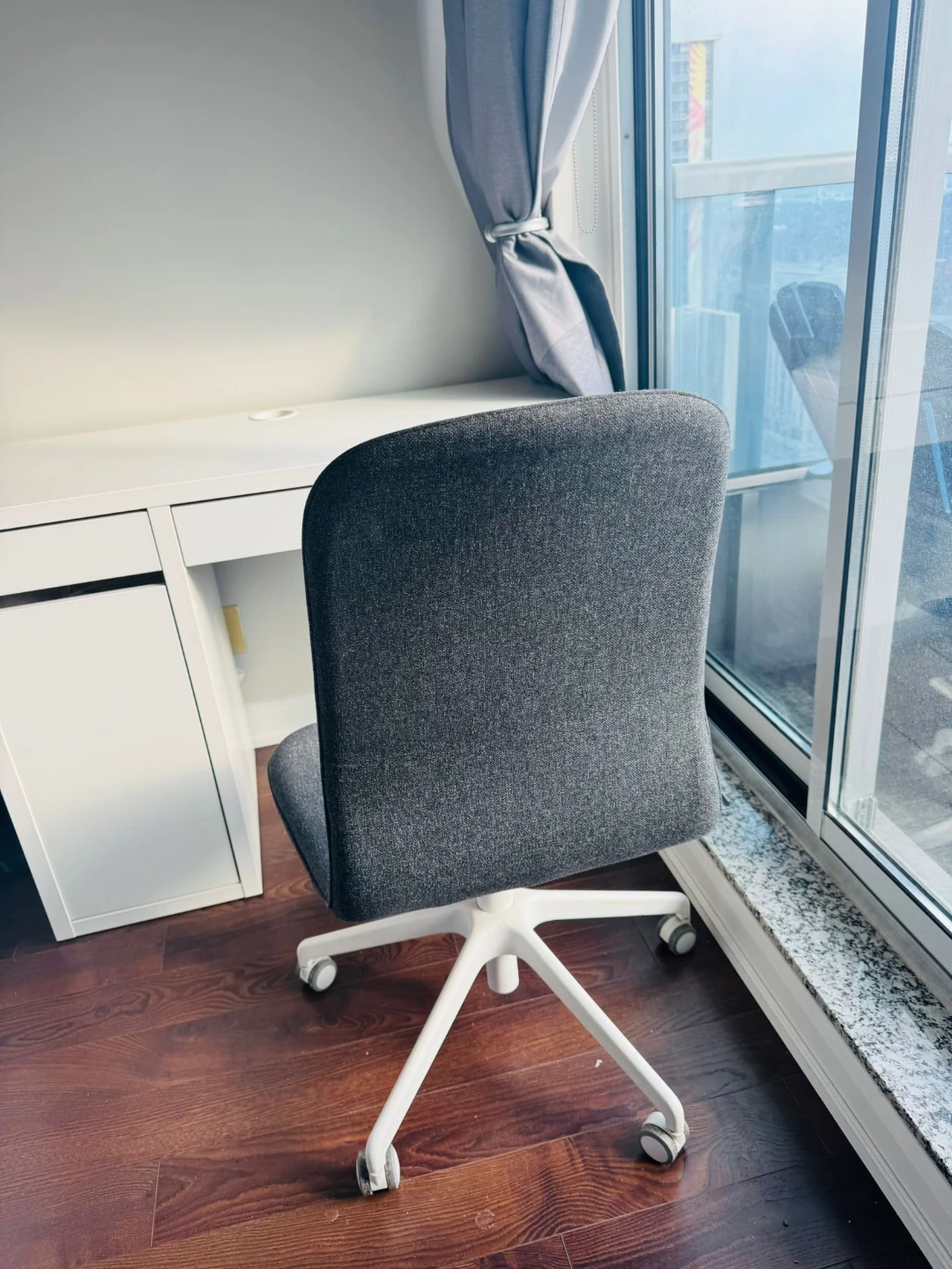 IKEA White Desk and Grey Office Chair Set - photo 5