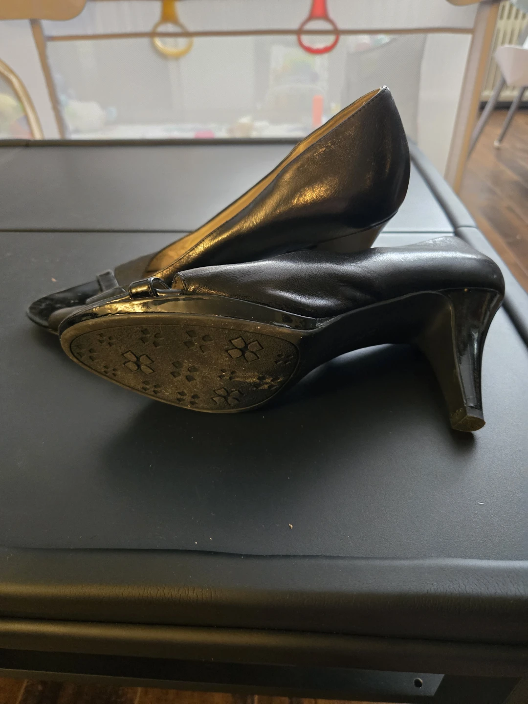 Naturalizer Black Leather Heels Size 10 - photo 3