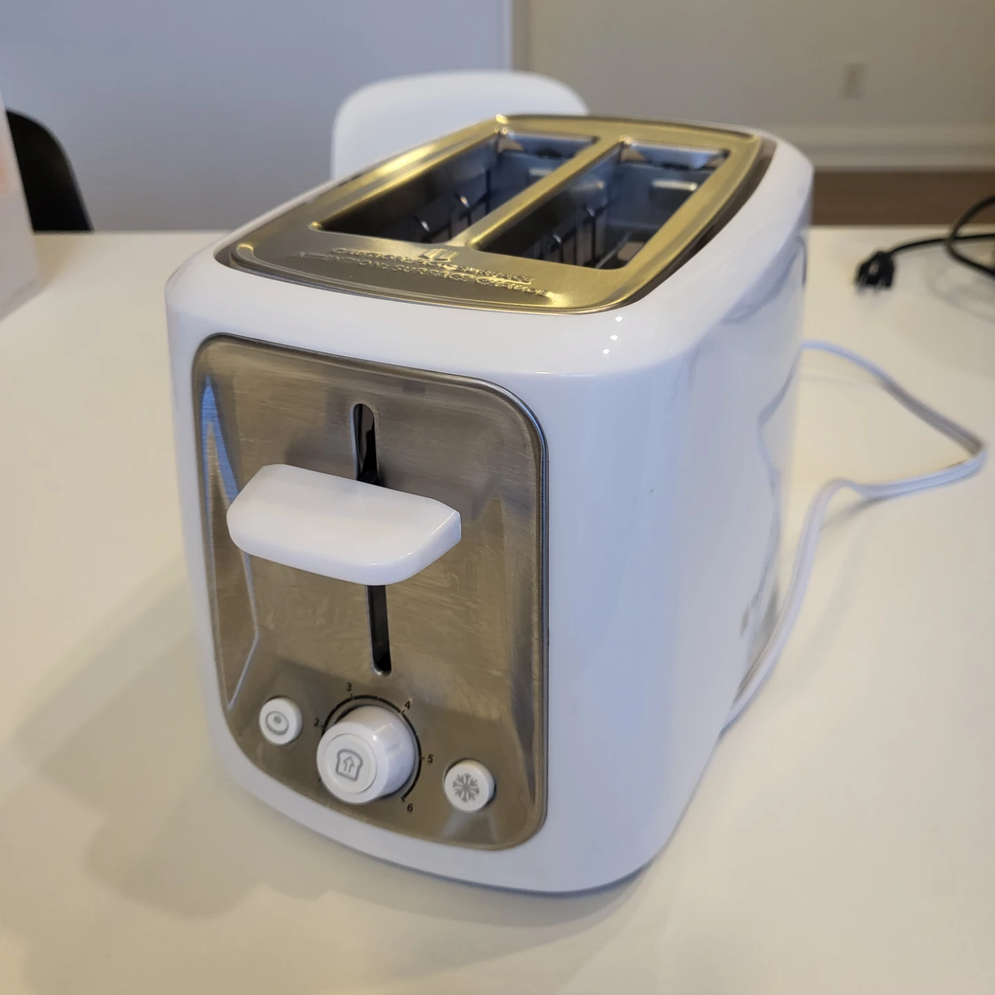 Toastmaster 2-Slice Toaster - Like New! - photo 2