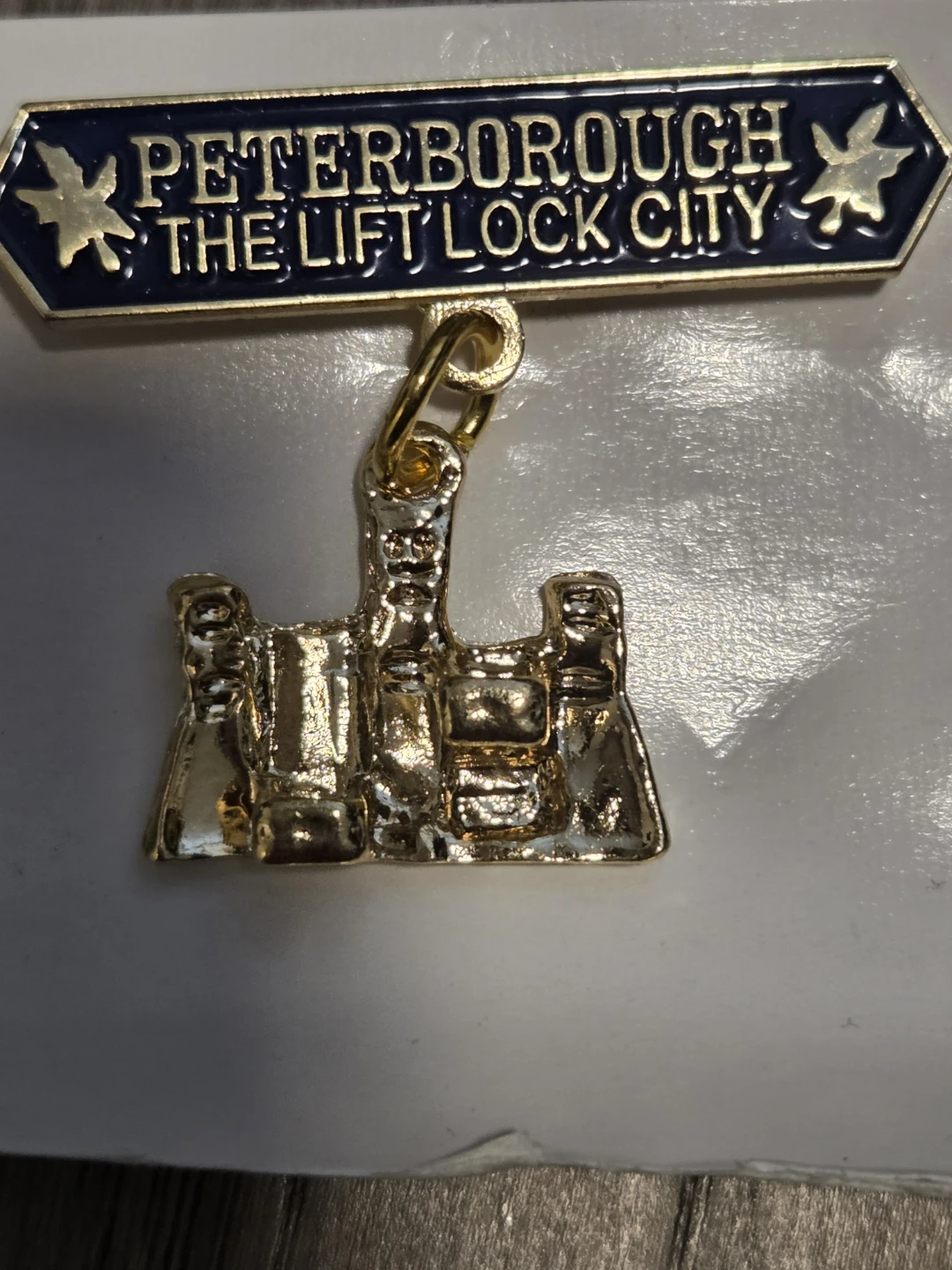 2 Vintage Peterborough Lift Lock City Pin - photo 3